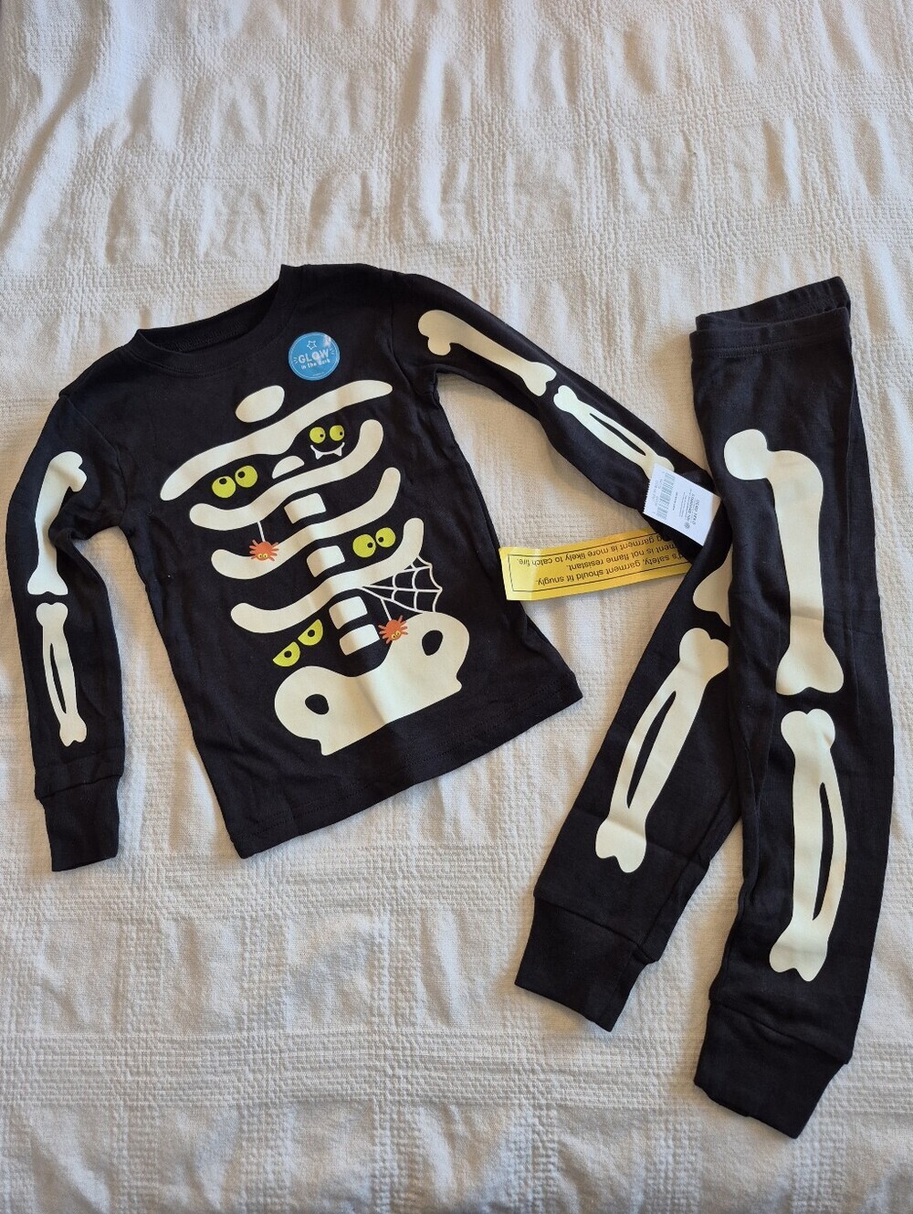Carter's 2T black Halloween pajama set white parts glow in the dark NWT